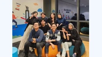 Kegiatan tim di ruang kantor